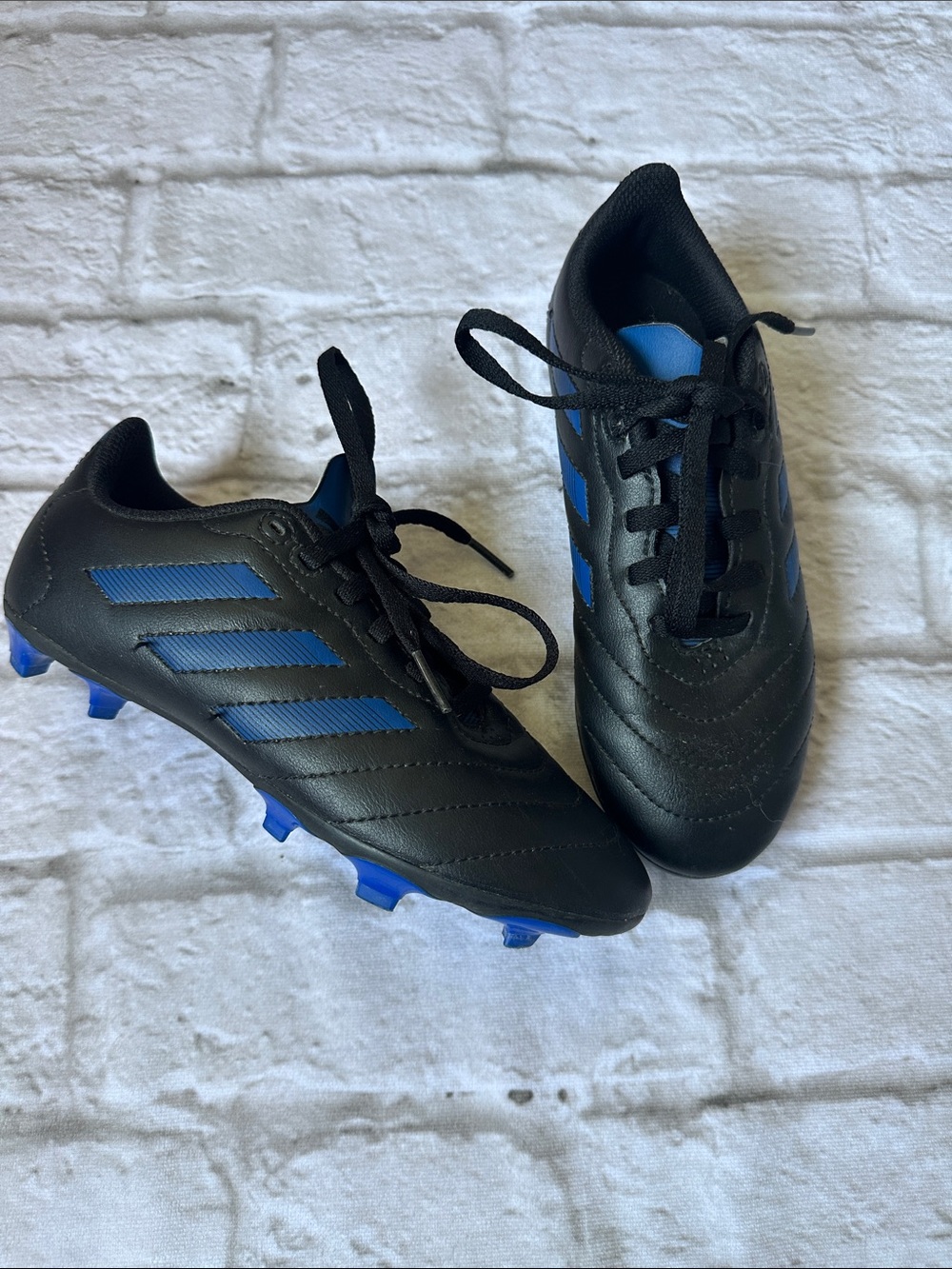adidas Black and Blue Youth Soccer Cleats Size 2